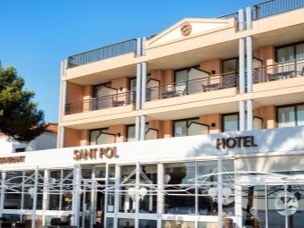 Front view of the Hotel Sant Pol
